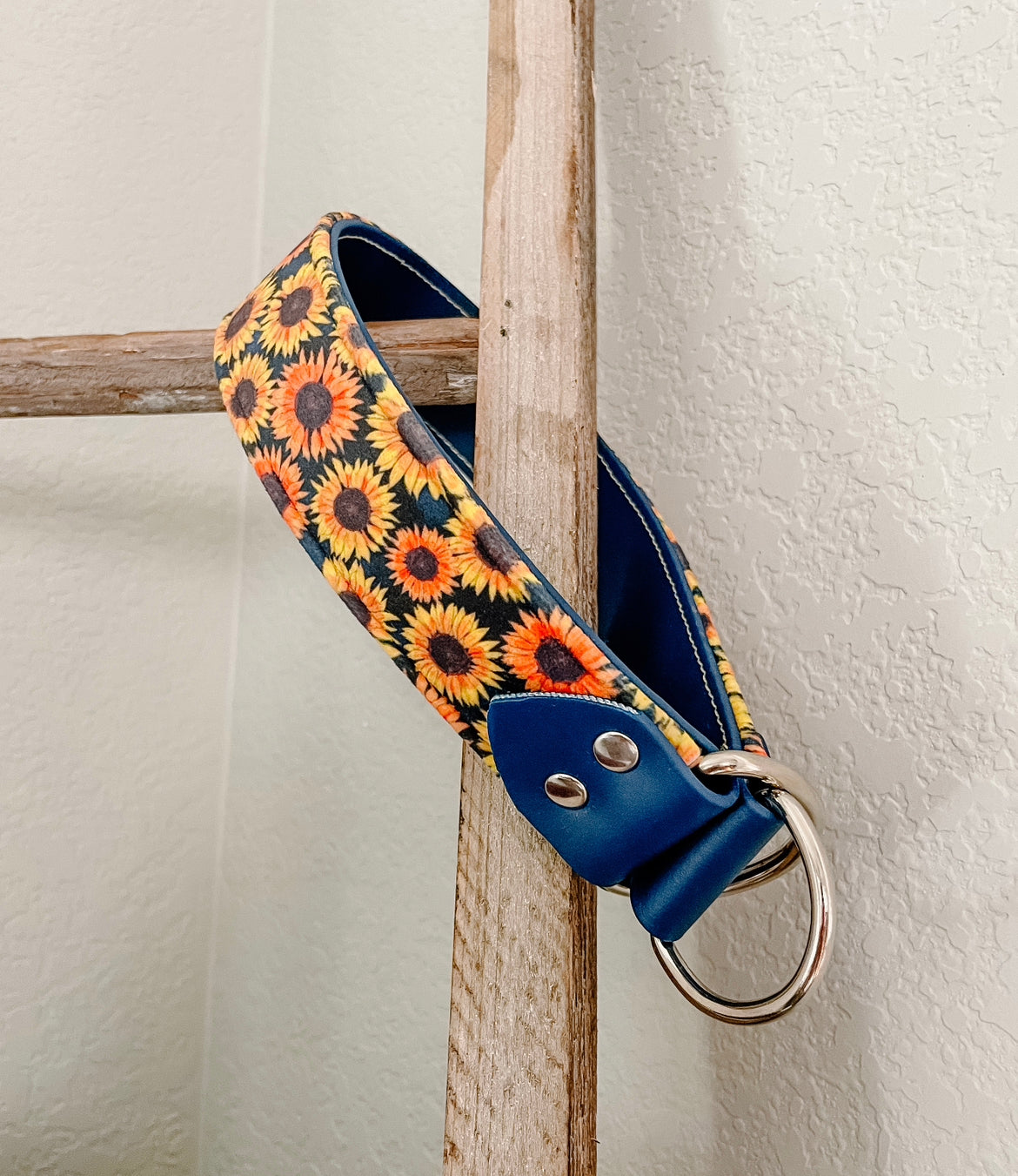 Sunflower Velvet Collar